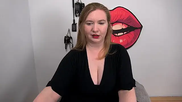 Snapshot of LaraDream chatting on September 13, 11:43 am LaraDream online show from September 13, 11:43 am