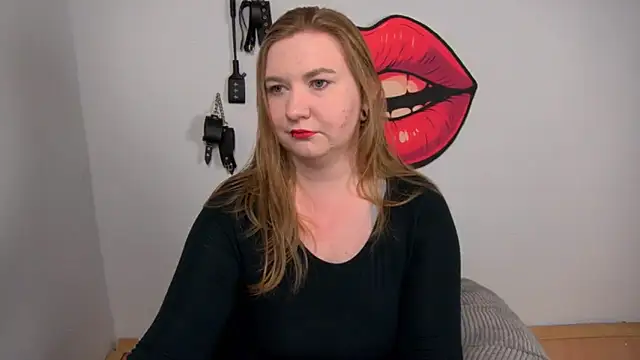 Snapshot of LaraDream chatting on October 21, 2:18 pm LaraDream online show from October 21, 2:18 pm