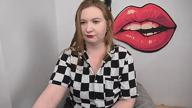 Snapshot of LaraDream chatting on December 4, 3:43 pm LaraDream online show from December 4, 3:43 pm