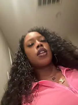mismialove online show from May 28, 10:23 am