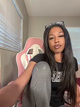 mismialove online show from June 4, 1:17 pm