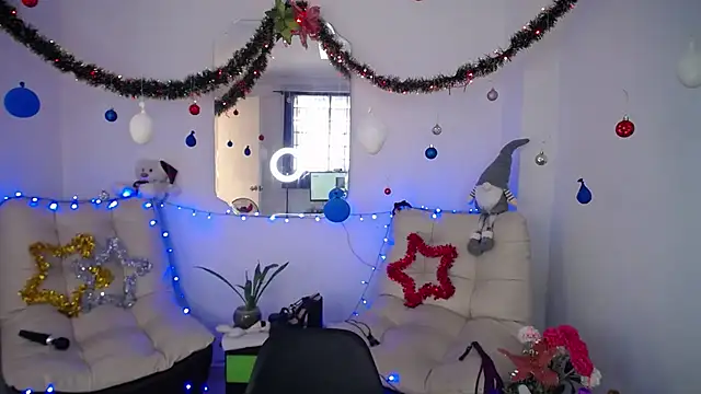 Snapshot of susan_smith18 chatting on December 22, 1:22 pm susan smith18 online show from December 22, 1:22 pm