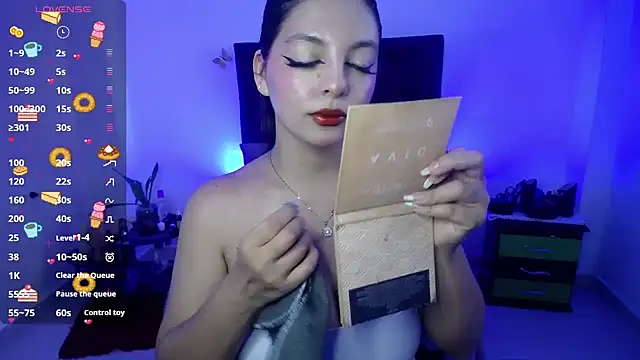 Snapshot of susan_smith18 chatting on March 11, 1:45 pm susan smith18 online show from March 11, 1:45 pm