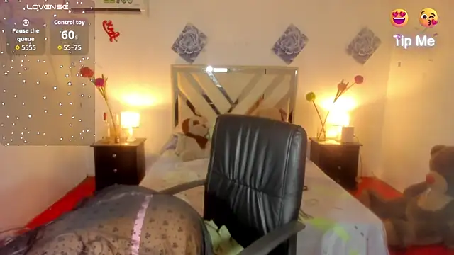 Snapshot of Miagrace chatting on December 18, 10:49 pm Miagrace online show from December 18, 10:49 pm