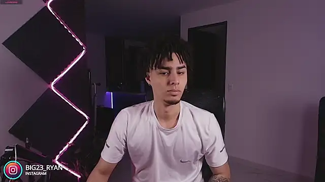 Snapshot of bigryann23 chatting on November 24, 11:26 pm bigryann23 online show from November 24, 11:26 pm